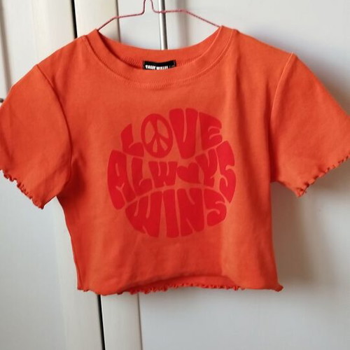 Orange crop top t-shirt size XS like new