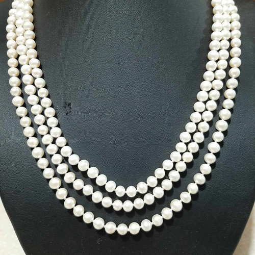 Necklace with real white pearls new, from personal collection, very long