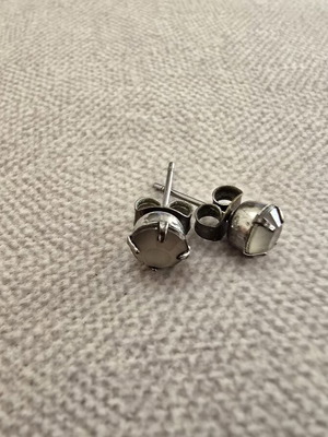 Vintage stud earrings with translucent stone, silver tone