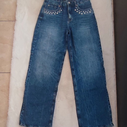Stradivarius jeans with studs like new, size 40, blue