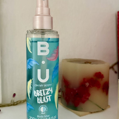 B.U. Breezy Blast Body Mist 200 ml like new
