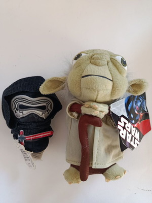 Star Wars Yoda and Kylo Ren plush set like new