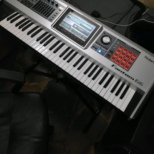 Roland Phantom G6 Workstation Synthesizer μεταχειρισμένος με επιπλέον ήχους και τσάντα