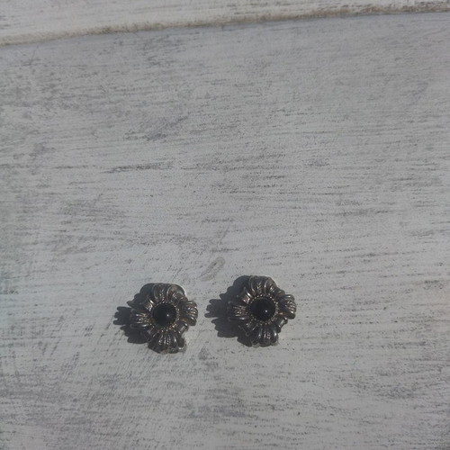 Vintage earrings with clip used