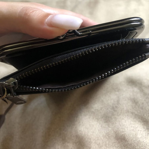 Rosebird women's black leather kiss-lock wallet, retro style