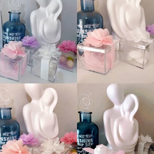 Handmade bombonieres in plexiglas box with tulle and flower
