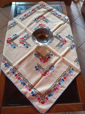 Handmade tablecloth 80x80cm with blue and pink floral cross-stitch embroidery, set of 2