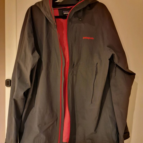 Patagonia waterproof jacket XL like new