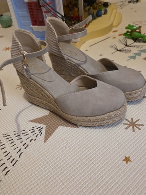 Seven summer women's espadrille-style platform sandals like new, beige, size 37