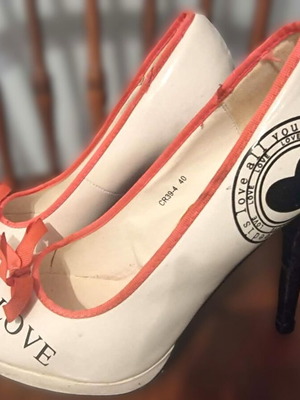Women's pumps size 40 used, white with coral details
