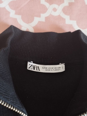 Zara black crop top new with zipper, size Medium