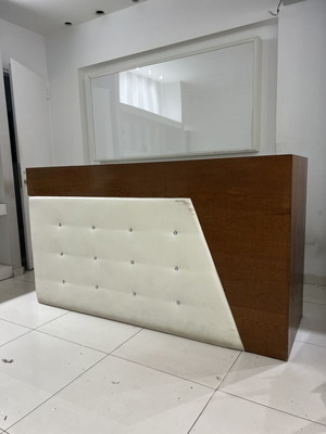 Professional Cashier Furniture used, 180cm width, 60cm depth, 1m height