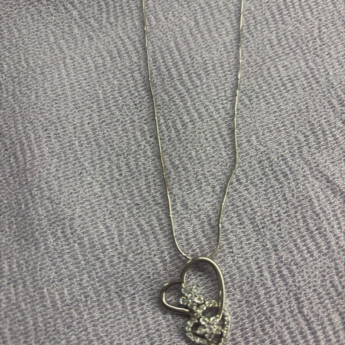 Silver necklace like new