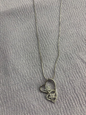 Silver necklace like new