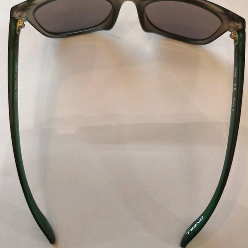 O'NEILL sunglasses like new with grey and green mirror lenses