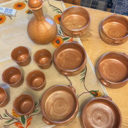 Heat-resistant ceramics like new, 6 small casseroles, 6 small glasses, 1 carafe