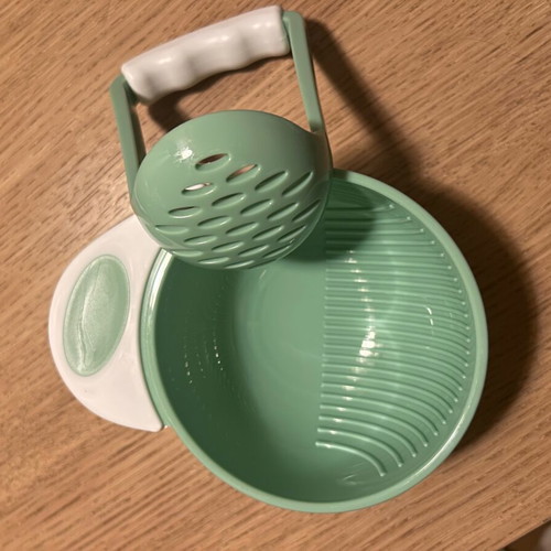 Baby food mashing bowl unused