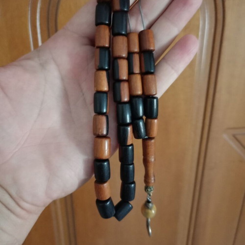 Ebony Worry Beads like new, 33 beads collectible wooden komboloi