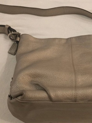 Coach bag crossbody and shoulder pebble grain leather like new, silver