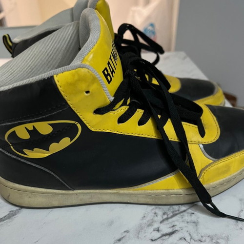 Batman official DC Comics trainers used, size 42
