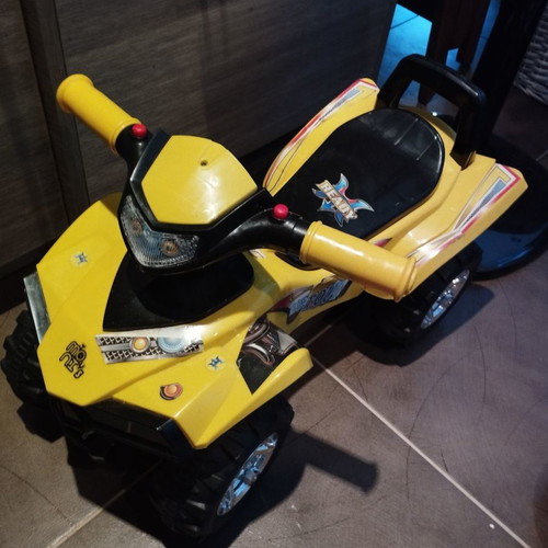 Pedal-powered vehicle like new with sounds