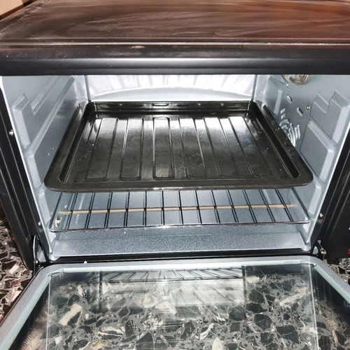 Austria oven like new with baking tray and grill 30 liters 1600W