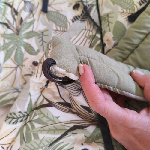 Jukki crib bumper like new for baby bed