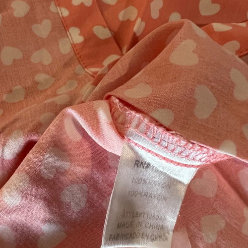 Ijoah shirt with white hearts on pink background, size S