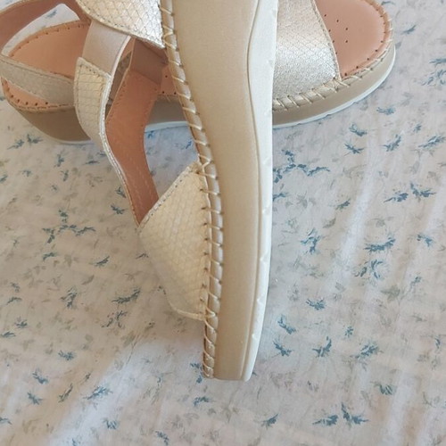 Ovvio Anatomic women's leather sandals size 37 like new, gold