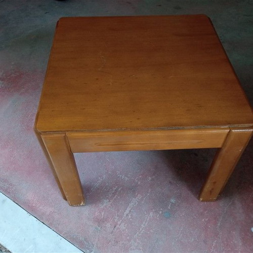 Coffee table used 52x52