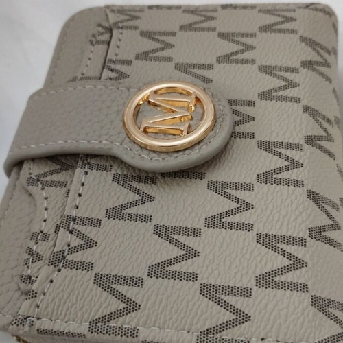Women's beige wallet, synthetic leather, like new