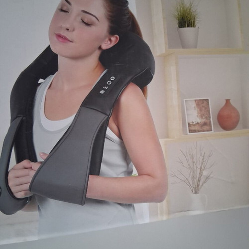Naipo Shiatsu Neck and Shoulder Massager with Cable like new