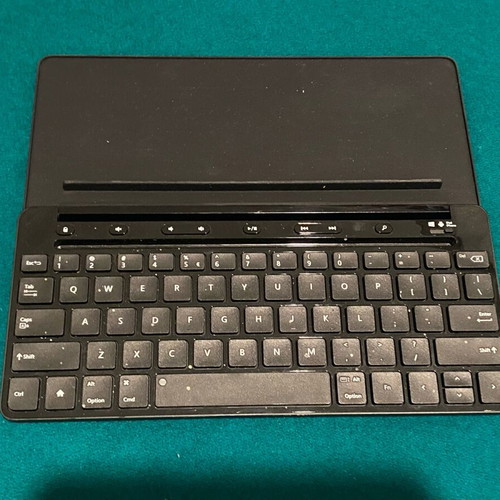 Microsoft Universal Foldable Keybord like new, wireless Bluetooth