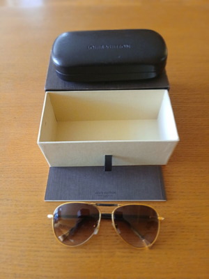 Louis Vuitton sunglasses like new, brown