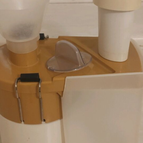 Juicer used with plastic waste container