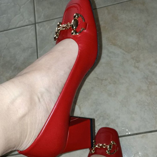 Avento red pumps new with low square heel size 38