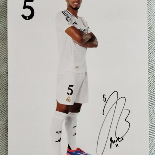 Real Madrid autographs printed, new condition