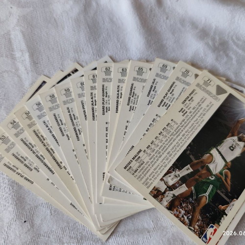 Upper Deck NBA 1991-92 cards, 208 pieces
