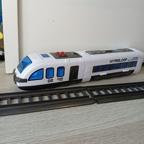 Lean Toys Passenger Train DIY Set like new