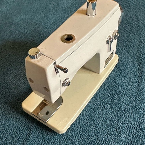 Vintage lighter in sewing machine shape, like new, retro collectible