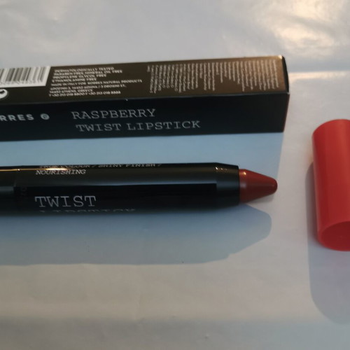 Raspberry Twist Lipstick Passion new with antioxidant raspberry oil