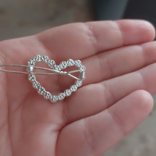Silver heart-shaped hair clip with rhinestones new