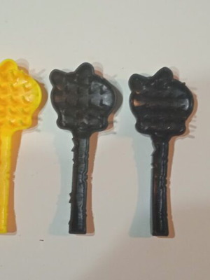 Monster High combs like new, pack