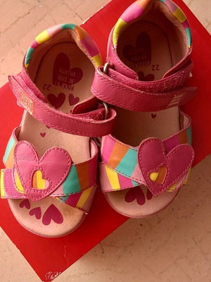 Children's shoes