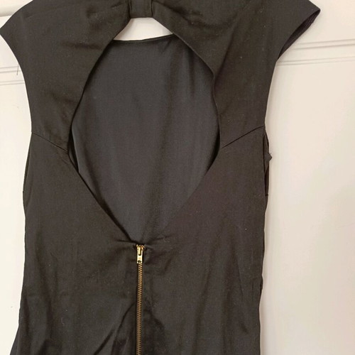 Black Zara mini dress with back opening like new