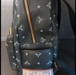 La tour Eiffel backpack like new, black