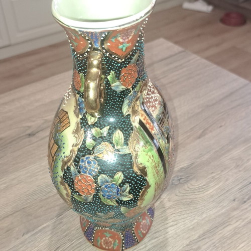 Chinese decorative vase like new, 27cm high, 15cm wide