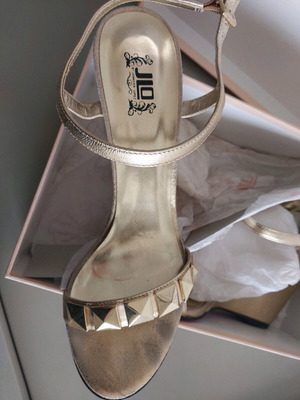 Jennifer Lopez shoes used, gold platform size 38