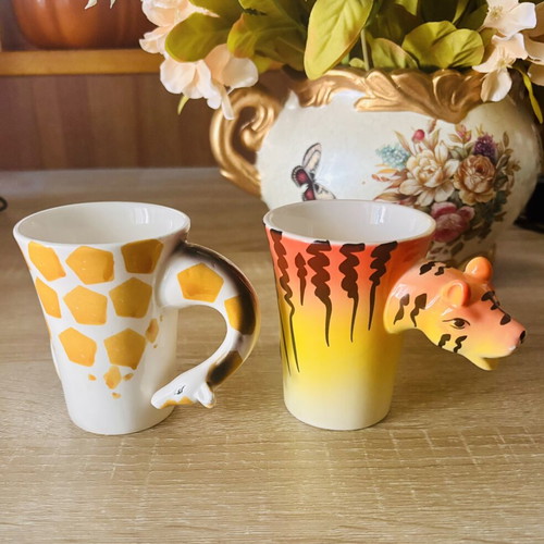 Set of two cups like new