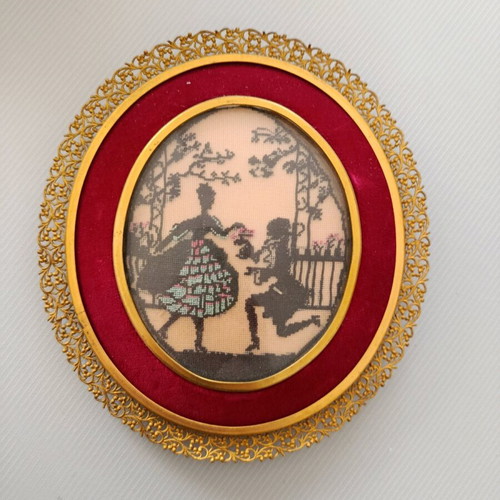 Small embroidery in frame like new